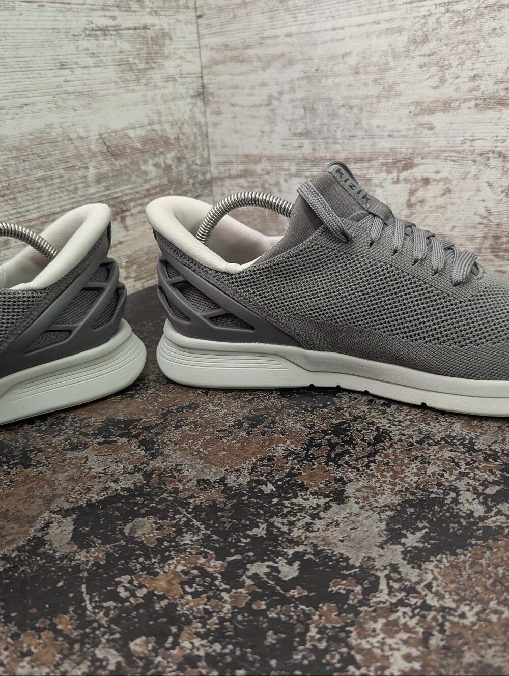 Mens Kizik Athletic Shoes Sz 8.5 Used Hands Free Slip On - Picture 7 of 9